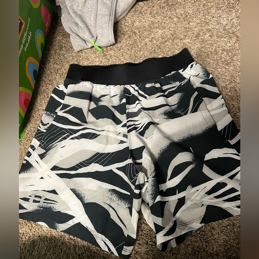 Men’s under Armour shorts
